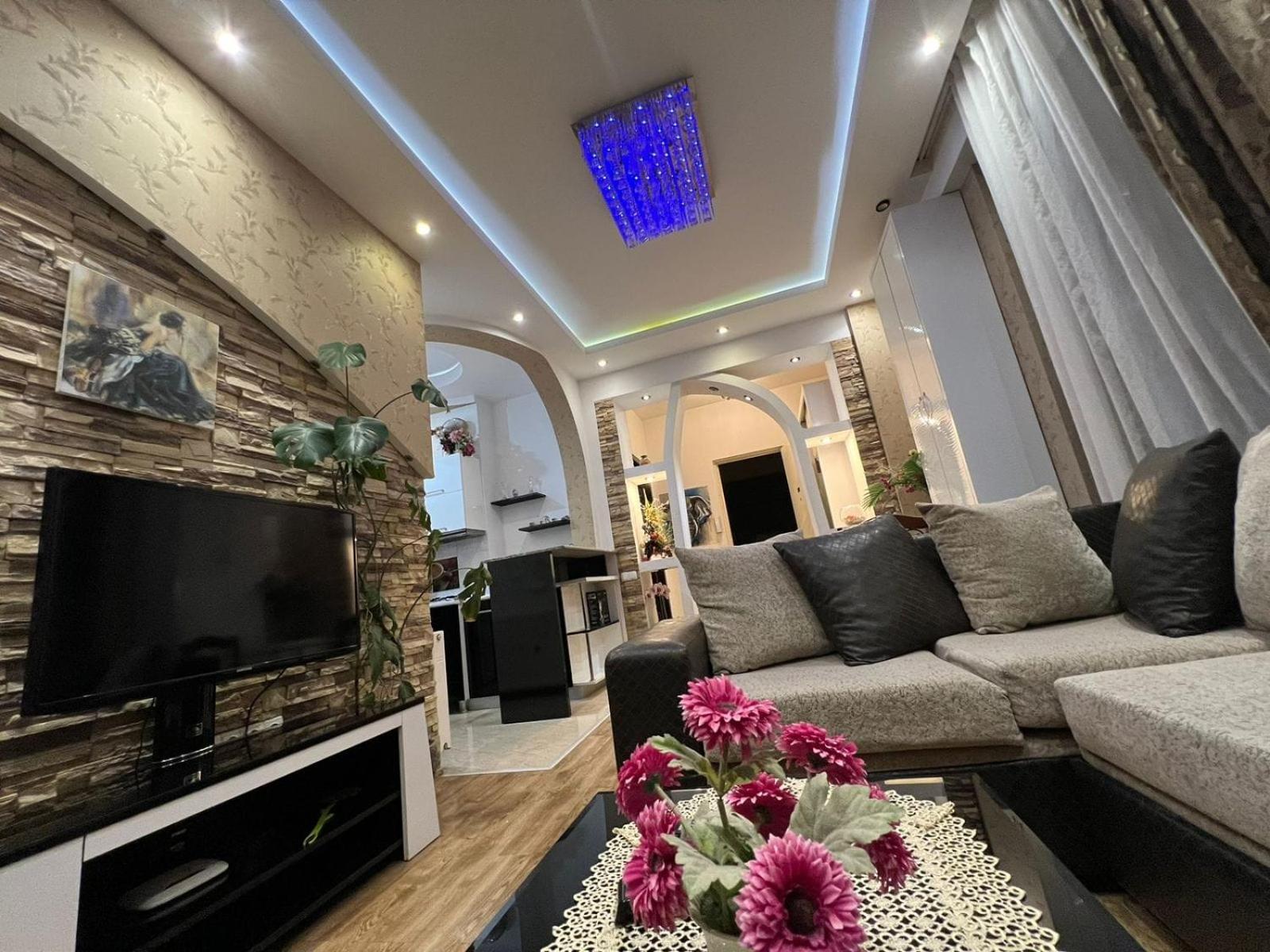 Cozy Apartment In The City Center Mtatsminda Tbilisi Exterior photo
