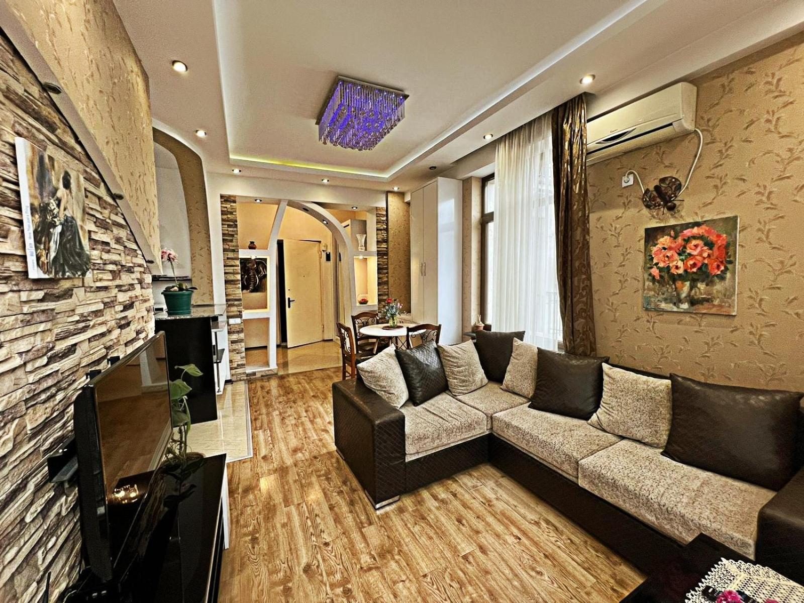 Cozy Apartment In The City Center Mtatsminda Tbilisi Exterior photo
