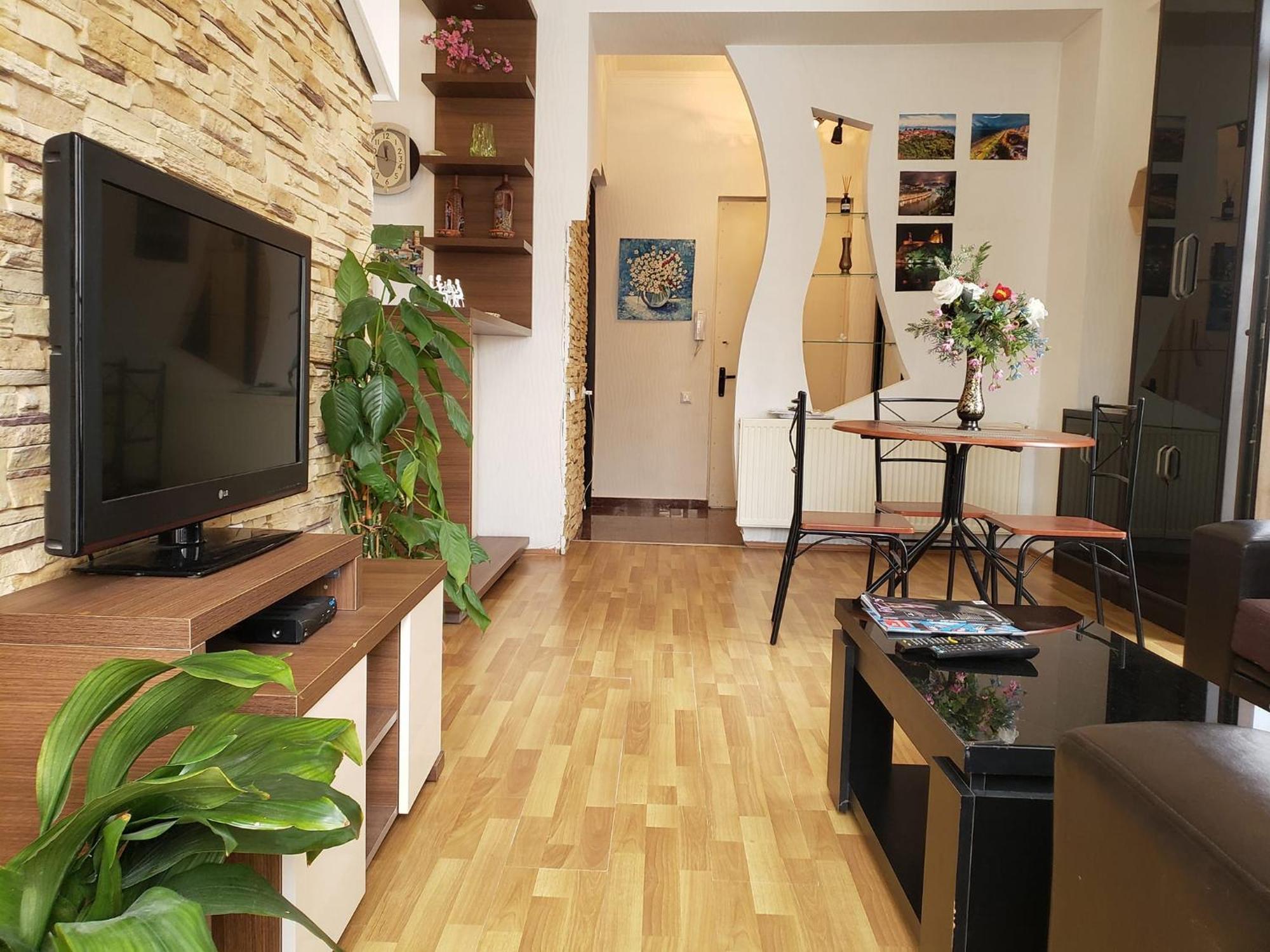 Cozy Apartment In The City Center Mtatsminda Tbilisi Exterior photo
