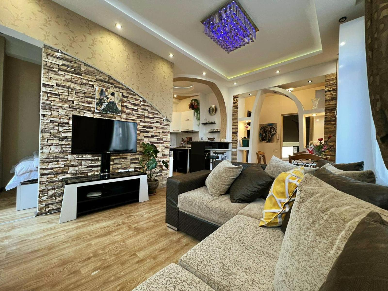 Cozy Apartment In The City Center Mtatsminda Tbilisi Exterior photo